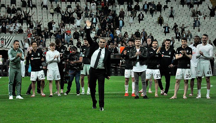 Besiktas's tweet photo. Şenol Güneş: ‘Kalbimi burada bırakarak gidiyorum’
https://t.co/I0tHBIc8M2
#Beşiktaş https://t.co/EoKq6IEnow