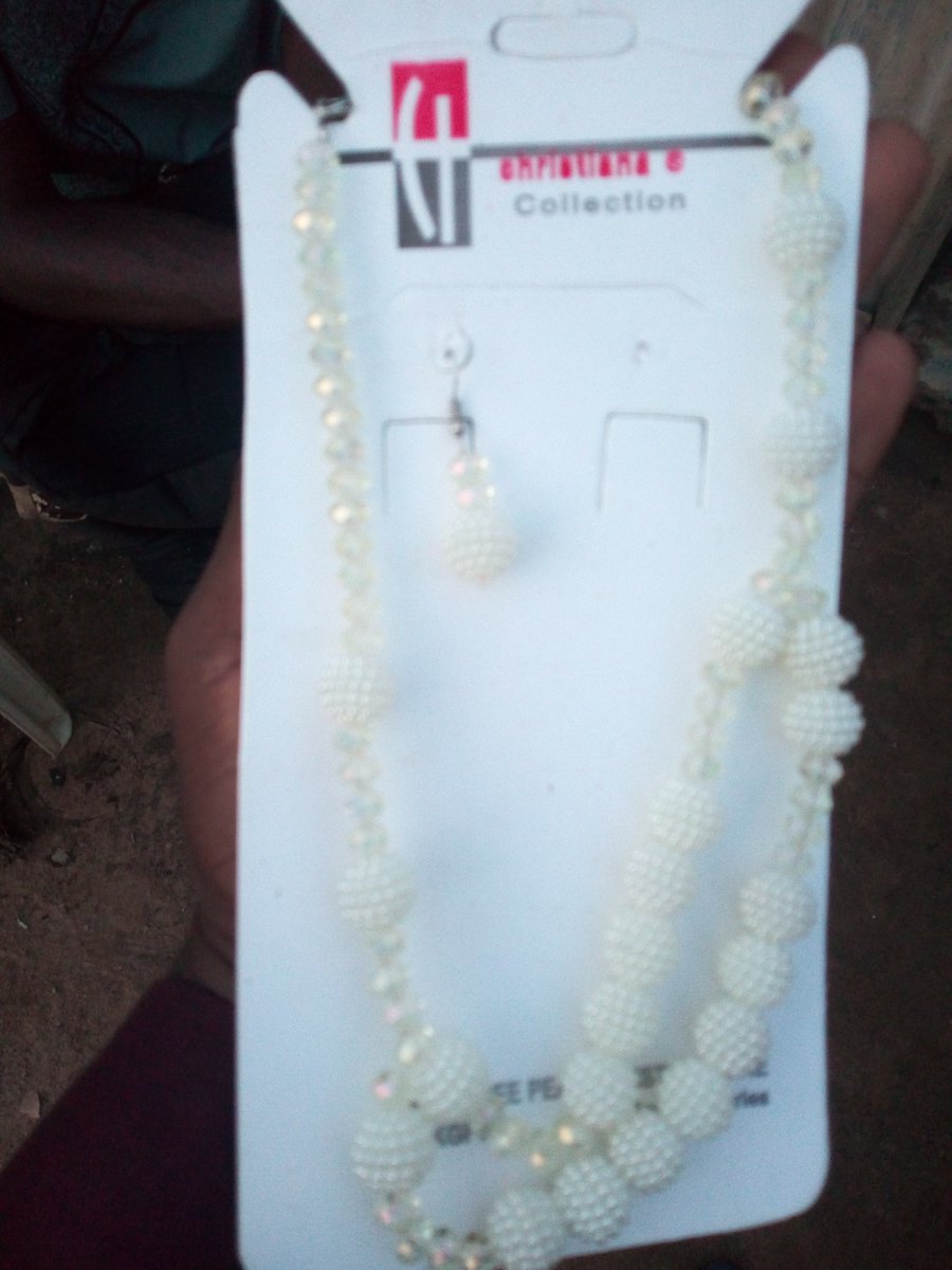 TOCHUKWUOBIEKW3's tweet photo. Today is really one of my best days, seeing those beads in her shop, the husband's joy and the beautiful smiles from her, I bless God for the success, and also to all our sponsors, God will continue to increase you all.
#connecttodeliver
#BusinessWoman
#beadwork
#beadedjewelry https://t.co/KTGLk1QkDj