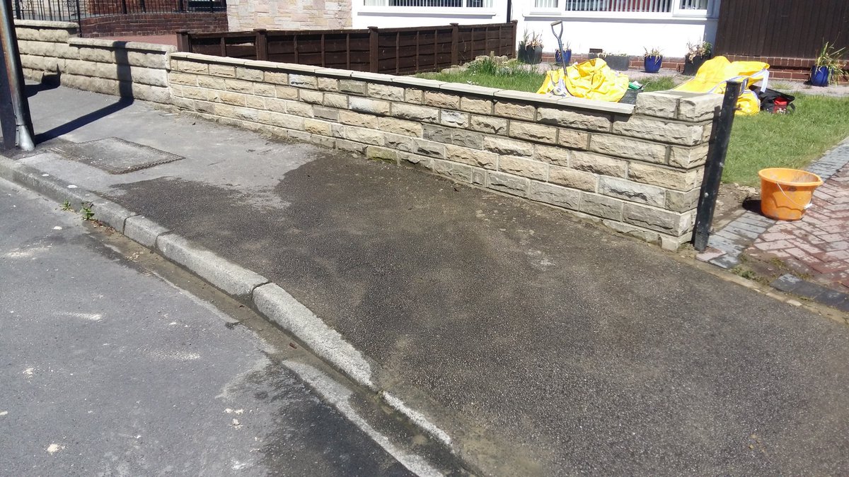 Pristinegb's tweet photo. Update pictures of single skin wall with a little pillar , copings on just waiting for the coping for the pillar #BuildTheWall #generalbuilders #builder #leeds #freequote #yorkshire https://t.co/WqaENSoDzl