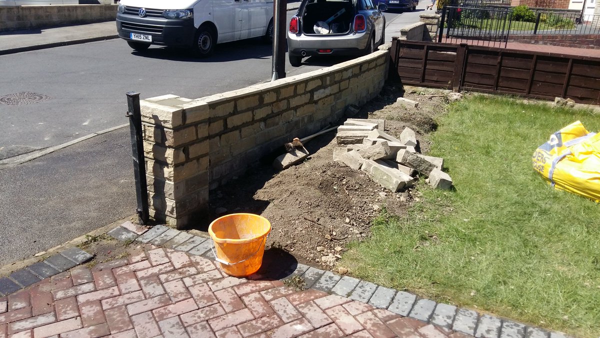 Pristinegb's tweet photo. Update pictures of single skin wall with a little pillar , copings on just waiting for the coping for the pillar #BuildTheWall #generalbuilders #builder #leeds #freequote #yorkshire https://t.co/WqaENSoDzl