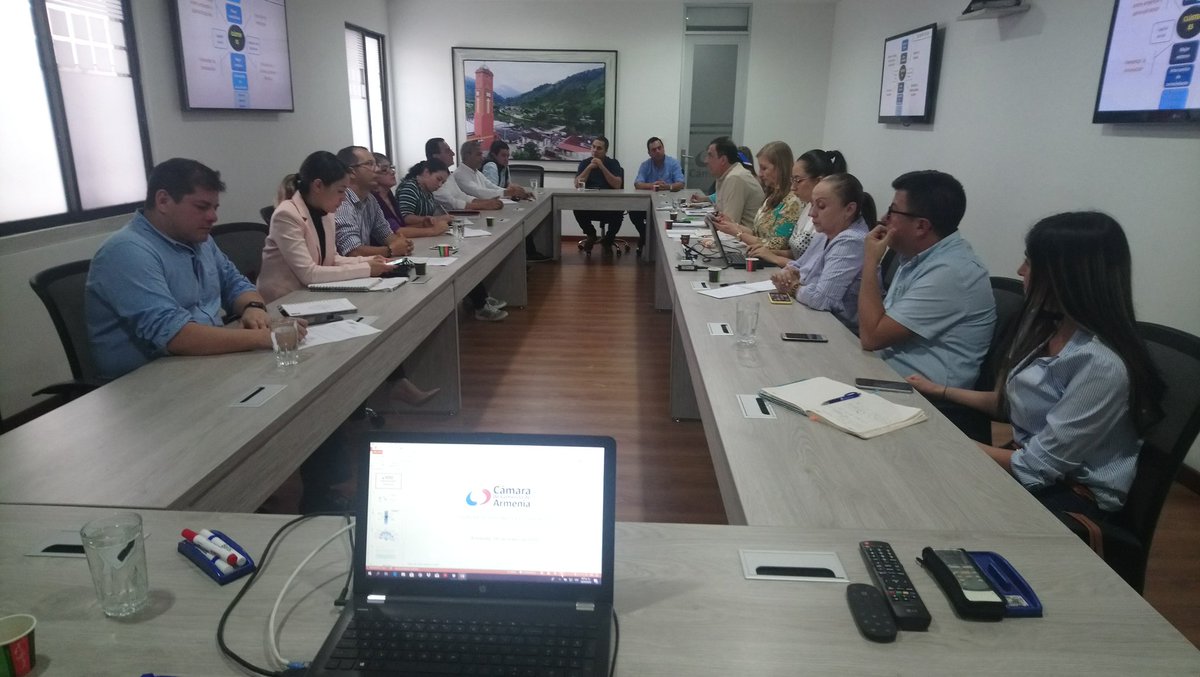 ArmandoQuindio's tweet photo. El #Cluster de #Turismo de Experiencias del #Quindio se reúne en @Camara_Armenia para artícular acciones de gobernanza. https://t.co/6mEu7tdVUQ