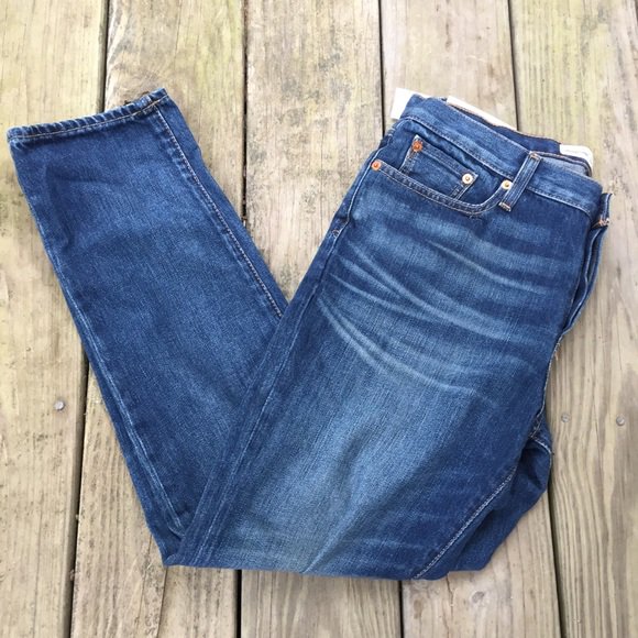 sunsets829's tweet photo. So good I had to share! Check out all the items I'm loving on @Poshmarkapp #poshmark #fashion #style #shopmycloset #gap #loefflerrandall #spartina449: https://t.co/VbCaizsEYS https://t.co/IyykWJLe7Q