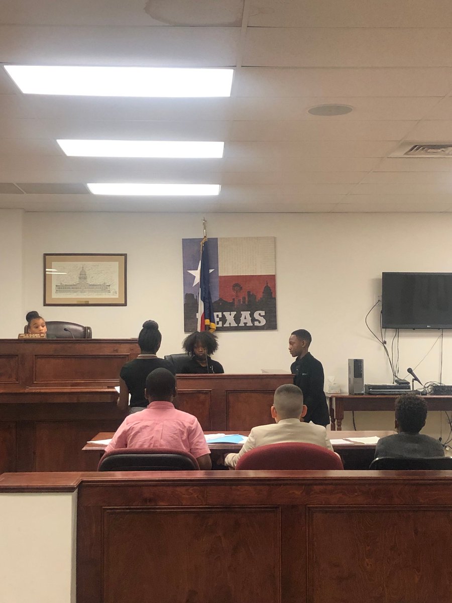FBCDAO's tweet photo. FBC ADA's Mobi Nwankwo and Tameika Carter working with 4th and 5th grade students at E. Glover Elementary school on their Mock Trial. The students presented their case in Precinct 2 Justice of the Peace Joel Clouser’s courtroom. #fbcdao #todayistomorrow #youngguns #brianmiddleton https://t.co/3nzsYKNAqp