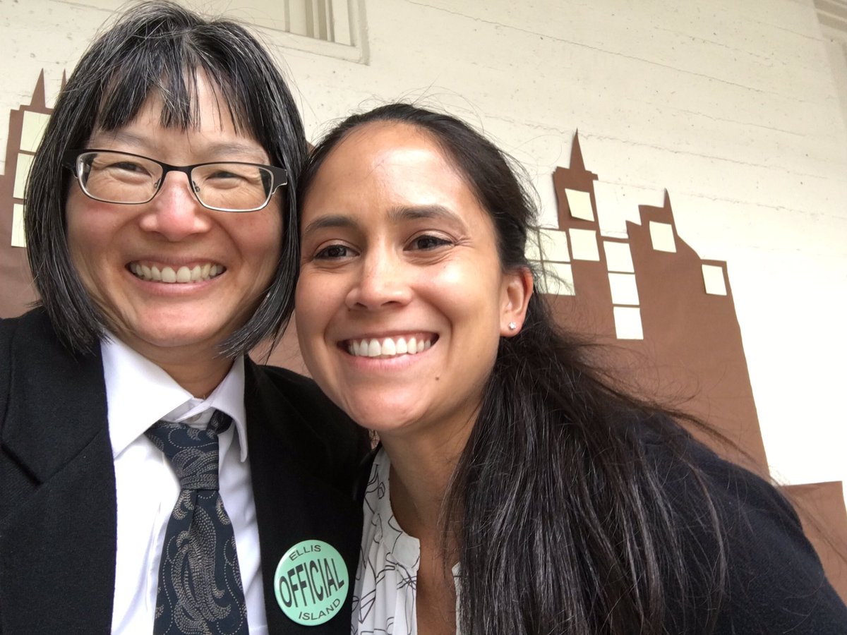 HistoryFrog's tweet photo. @FirstAveMS @FirstAvePTSA @ArcadiaUnified @sissafa786786 @TooCool4MS @hymieholmes @FirstAveTheatre @Misabela6221 @1stAveMrMora @FAindustech @McSWEDE1973 @TheTiffYoung @mrskmora Missed you @lantonha at #FAEllisIand #FirstAveVR this year! Looking forward to debriefing and preparing for next yearβs experience! We can take a new buddy pix in front of the green screen too! https://t.co/IjTEHdVU21