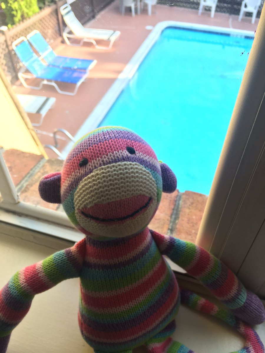 TravelingPippin's tweet photo. Happy unofficical start to the summer- my travels begin again!! 😃 https://t.co/30CzBLROEn