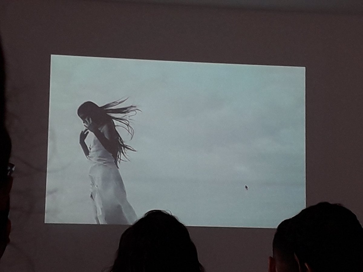 YurleydzM's tweet photo. Carolina Navas  transmitiendo un poco de su conocimiento sobre foto fija en #Ficica2019 @jannethsantos  #SeminariodeCineUniautonoma https://t.co/R5hlFHXKOs
