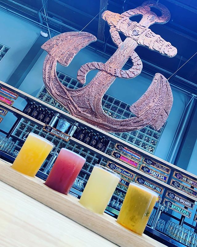 From left to right: OMG! Sour - Electric Cool-Aid - Pample Juice &amp; Cali Lager from @anchorbrewing - First time visiting America’s first craft brewery!! #hooheads #beerme #instabeer #beerporn #drinklocak #craftbeer #anchorbeer #sanfrancisco #roadtrip bit.ly/2YPUGlQ