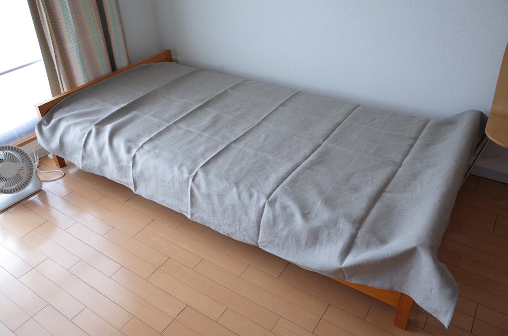 くしな 読書と暮らしとブログ Di Twitter ブログ更新 ふと思いついたタオルケットの代用案の布団カバー お気に入りのfog Linen Workの布団カバー買いました 布団カバーをタオルケットの代用にしてモノを減らしてみました 一語一絵 T Co Nbgaojkflq