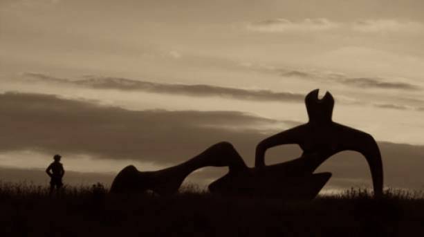 CodeFelixGrafic's tweet image. &quot;Le Secret de la Vie est d’avoir une Mission,
une Chose à laquelle Vous donnez Tout...
Et le plus Important, c’est que ce soit
une Chose totalement hors de Portée...&quot;
#HenryMoore