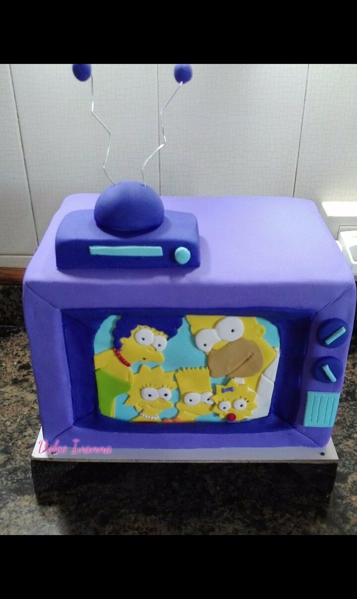 Aleira86's tweet photo. #Simpson30años #Simpsonstotal #LosSimpsonEnFox un pastel en honor a los simpson https://t.co/CEPLRJapIL