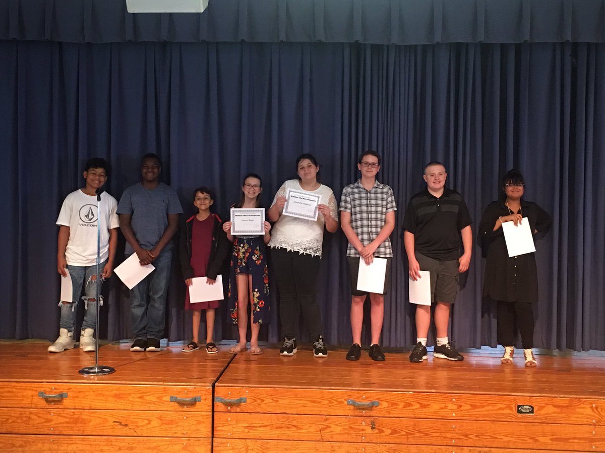 TEWMSPrincipal's tweet photo. Our Wildcats are courageous and talented! 💙🎤💙🎤💙🎤💙🎤
#WildcatIdol #WildcatsMakingaDifference https://t.co/TMen90ikCS