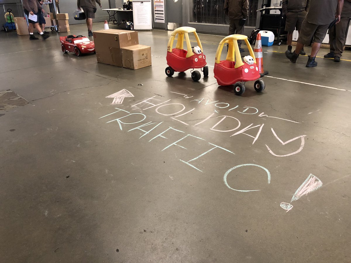 UPS_SF_safety's tweet photo. Van Nuys building getting ready for the holiday weekend #sanfernandodivision #SoCalSoSafe #universalcenter #HomeStretch @WestValley9120 @jrindafernshaw @RayRoche7 @HR_Christine https://t.co/obpnBPHMhE