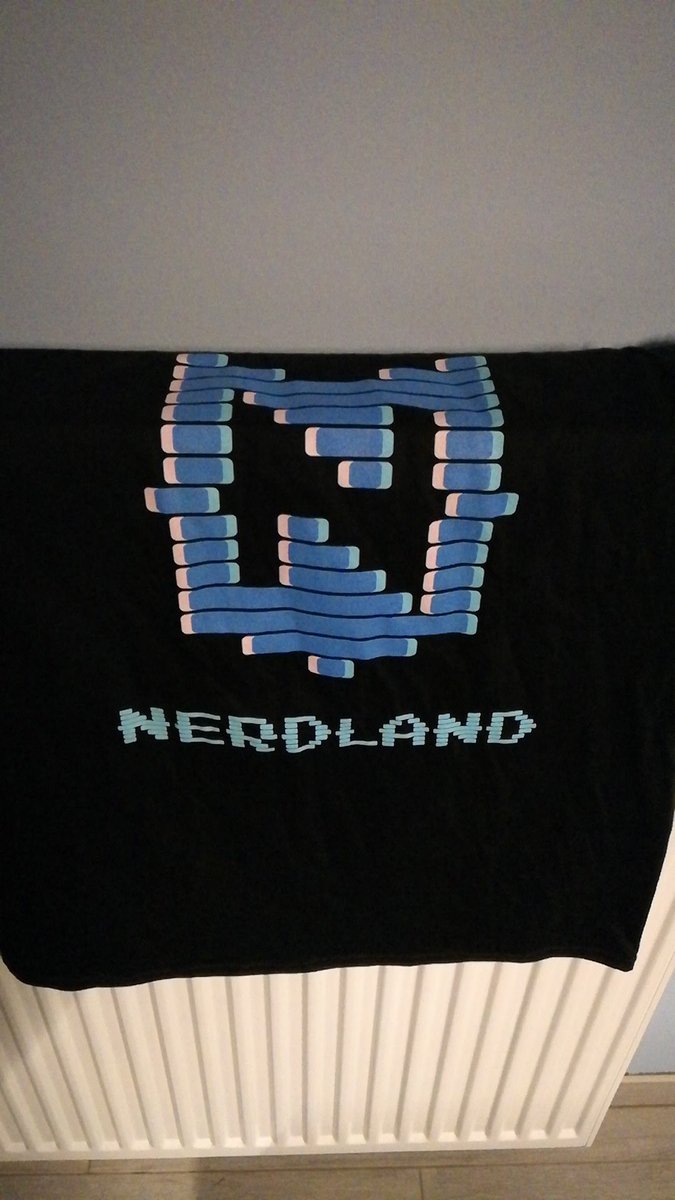 Morgen veel Nerdland t-shirts <a href="/soundscifest/">Sound of Science</a>. De mijne hangt alvast klaar. #nerdland #SoundofScience