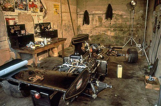 RDV69's tweet photo. The Black Hole of Calcutta had nothing on the old Nurburgring garages. https://t.co/Je7TrN2Xvr