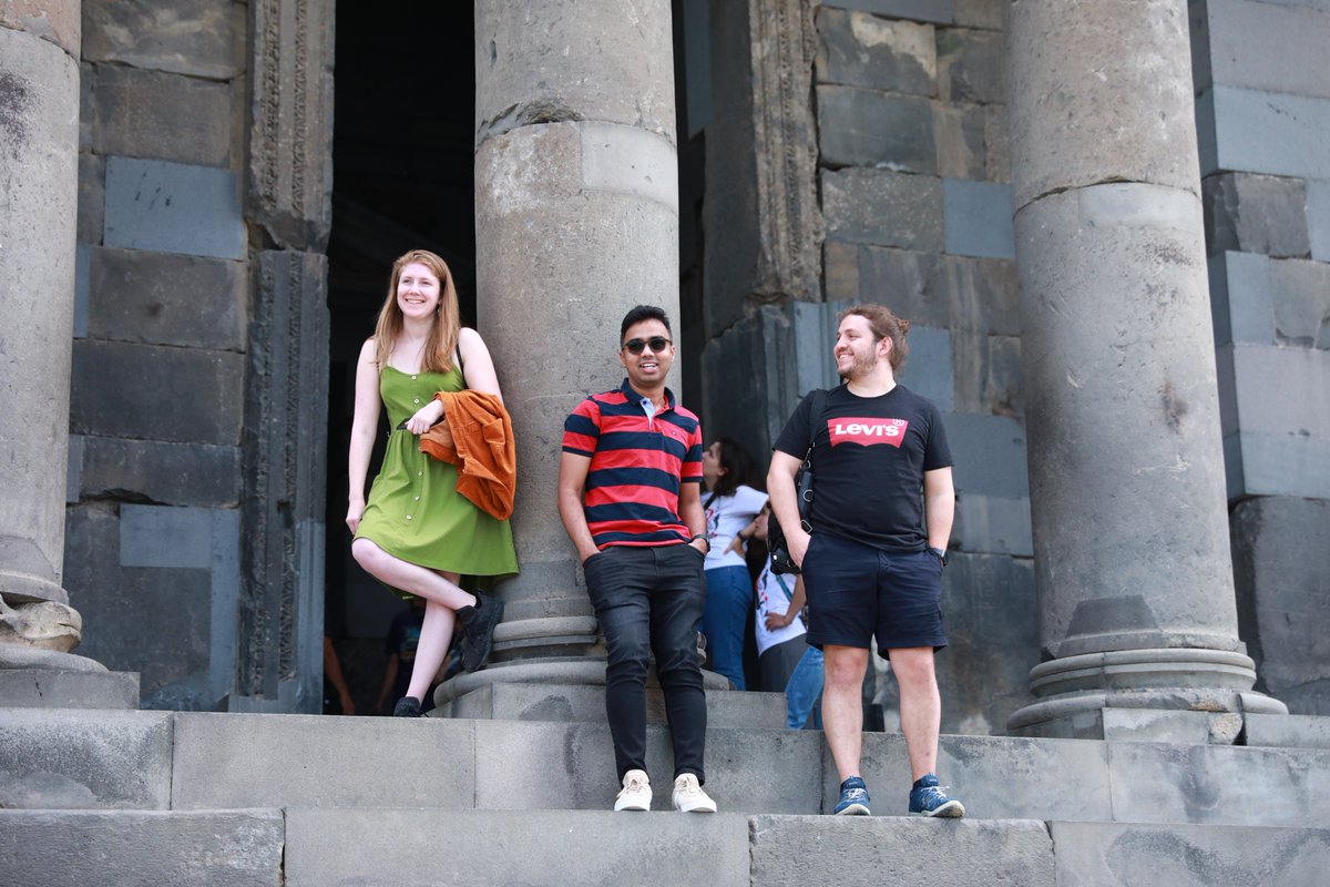 ReactConfAM's tweet image. Some happy beautiful faces from #ReactConfAM19! :)
P. S. Did you know that @miuki_miu loves photography?