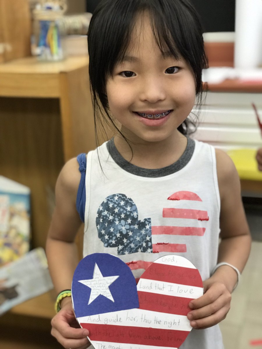 patriciaeyer's tweet image. Thank you to all @WOSnews Ss for creating a patriotic heart to give to  “gold star” families. Special thank you to #MsMaureenKelly #MrsLukeWOS for initiating our tributes to those who died while actively serving our country🇺🇸🇺🇸🇺🇸🇺🇸