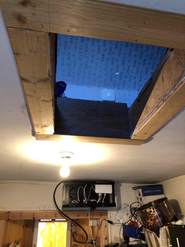 B0BBroadband's tweet photo. 8 holiday cottages, 7 APs, #Cat6, 3 days, #2Mbps and 1 man. The plan is to improve speeds, a small mast on the hill with a high gain #4g antenna or a PtP link from a better source. The other fun option is we unite the Clans and go for a new #BackofBeyondBroadband #network #BoBB3 https://t.co/76xH8TDI4c