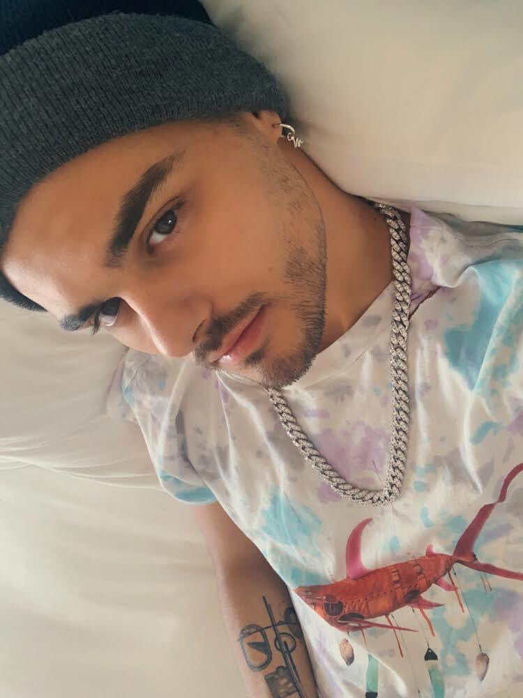 AbrahamMateo's tweet photo. Ya estamos aquí en Los Ángeleesss!💥💥Mañana se rueda el videoclip de lo que viene siendo mi próximo single junto a @CNCOmusic #MEVUELVOLOCO.
@JessyTerrero @mikeho_ 🎥 #EdgarAndino @ARMANCH @AlexGallardo6 @jmbarbat @alemreglero @SonyMusicLatin @SonyMusicSpain #DreamTeam https://t.co/nXpI6u0aJT