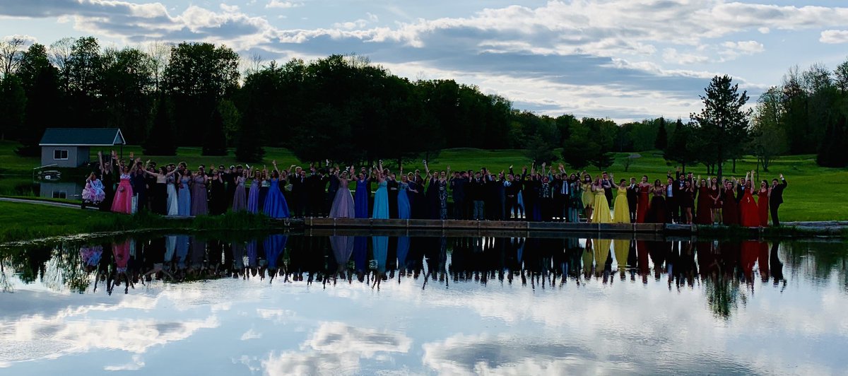 sfoxcomery's tweet photo. @KCVISAC Congratulations Kenner grads!  May your future be bright! https://t.co/s4yHZUGSBq