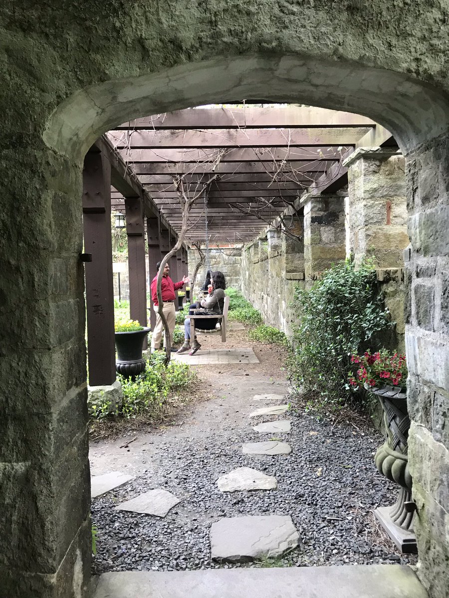WPISDclub's tweet photo. Enjoying the garden of the historic Higgins house!
#38SDC https://t.co/evp9ubZSDB