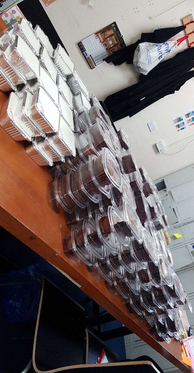 QISSchool's tweet photo. Alhamdulilah it is our 6th year taking part in @TheCakeCampaign.

Teachers got together to buy cakes for the students at the school. May Allah reward them all for their efforts💛 https://t.co/7TZMaODFfZ