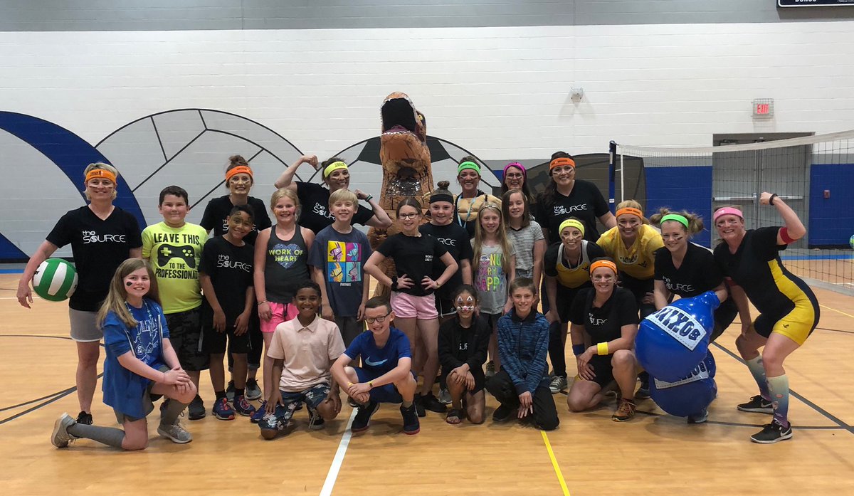 Skyview_Elem's tweet photo. It was Skyview Gives Back! We had a fun day of carnival games followed by a teacher vs. student volleyball game. We raised $4302.31 for @KingdomEMC The Source! They provide our Before and After school program, lunchbox program, and summer camp. Together our community rises! https://t.co/kbYj1GcPls