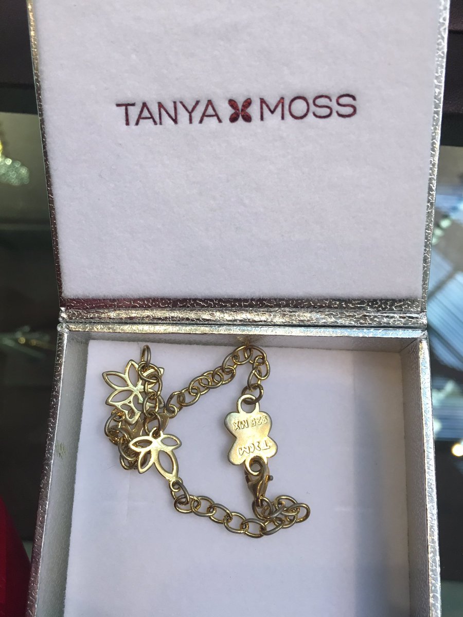 chaverop's tweet photo. No compren @tanya_moss sus productos se despintan tras unas horas de uso. https://t.co/PvJnulQLlp
