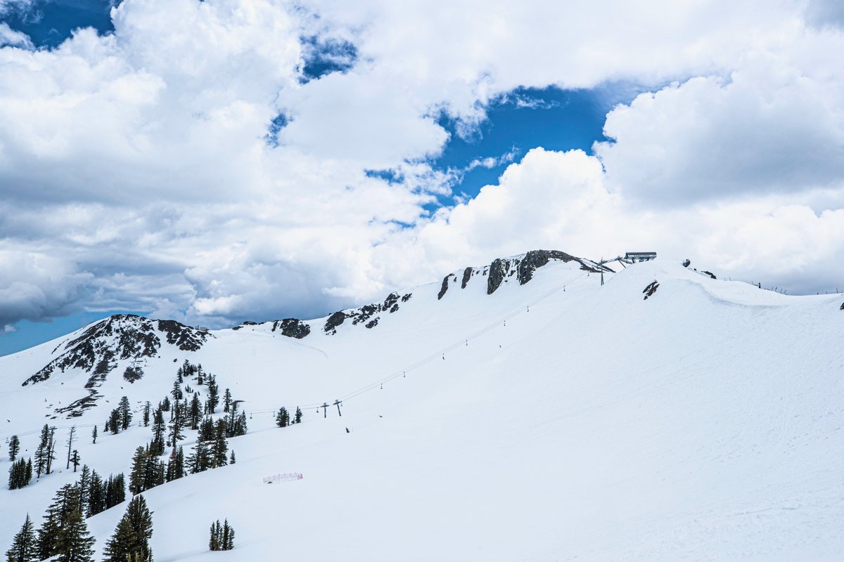 palisadestahoe's tweet photo. Thanks to 33" of new snow this May and our dedicated ops teams, Siberia Lift &amp; Gold Coast terrain park operations are extended! Both will operate through June 9th, weather &amp; conditions permitting. Photo taken today by Ben Arnst. #mysquawalpine https://t.co/9buKGaZM3L