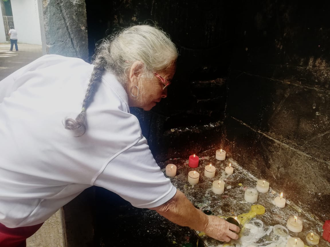 alcaldiaocana's tweet photo. En conmemoración al día de la madre, el Área del Adulto Mayor de la Administración de @MiriamPradoC, llevó a un grupo de abuelitas del programa al Santuario del Agua de la Virgen, donde compartieron una eucaristía, desayuno y actividades lúdico recreativas. https://t.co/fq2qLWHgcR