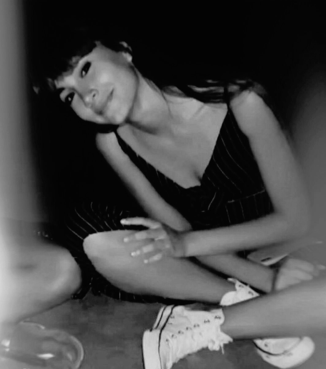 .        　  ✧　　
 　 .  ✦  　. 　 ✹  　
   　 
　　 *  * .  + 
·  　　　 　　.
　　　　　 .