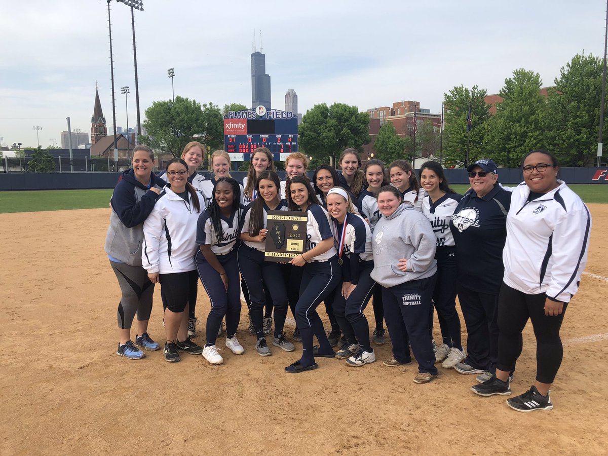 Blazerssports's tweet photo. IHSA Regional Champions! 🥎💙🥎 https://t.co/3sj6PWcbW9
