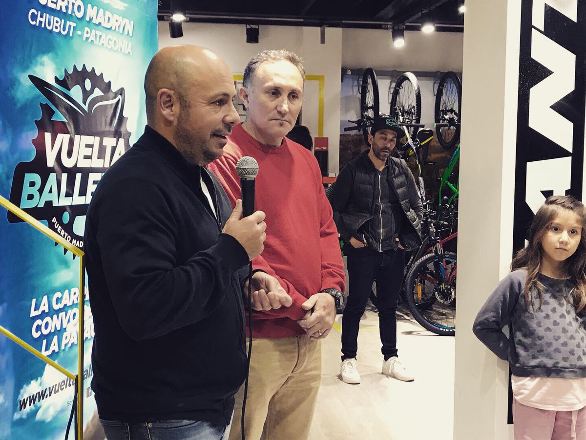 En la presentación de la octava edición de la “Vuelta Ballenas”, y los 12 años de vida de Alpataco como firma local. En tres días, ya se inscribieron 300 competidores #HacemosMadryn #Chubut