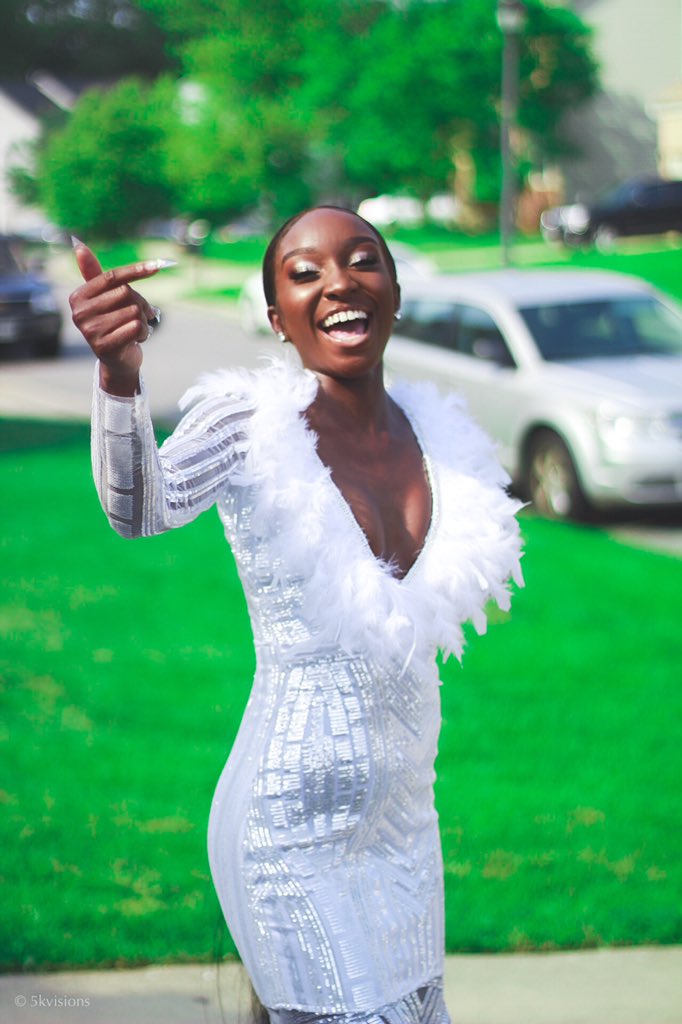 rxmatha's tweet photo. Real Big Real Big, I knew one day I would do it Real Big💎 #prom2k18 https://t.co/LgxoWR4a4x