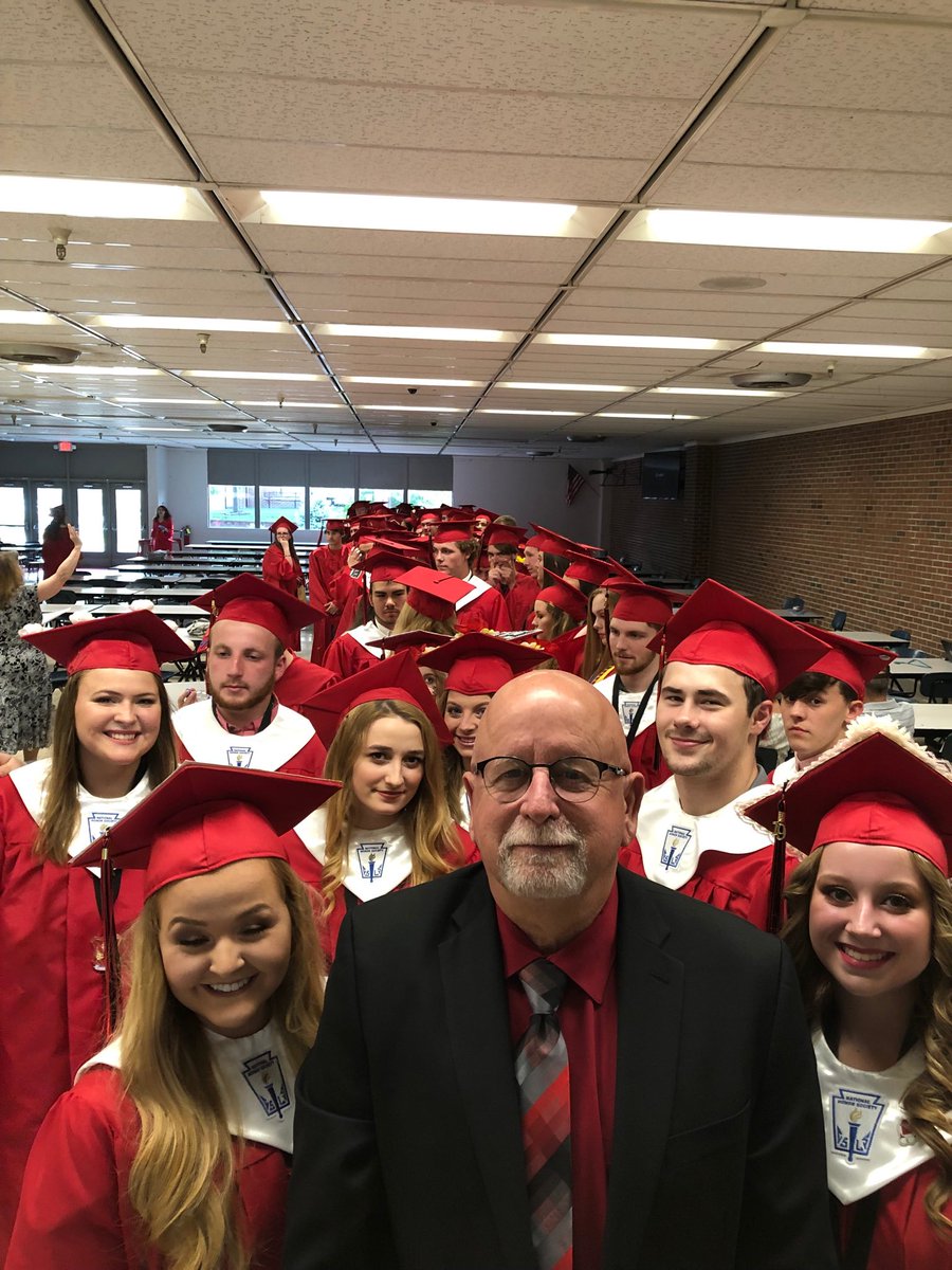 DougLambert12's tweet photo. Here they come. Class of 2019. Petersburg High School. Look out world. https://t.co/NfQVj4Z1eE