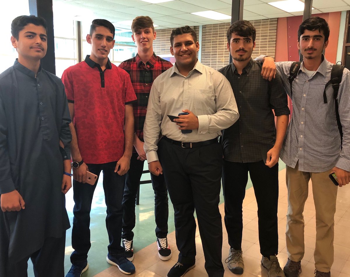 InternationalHS's tweet photo. Getting ready to start our Bridging Ceremony. Scholars look amazing 🌏❤️ https://t.co/99lgkgU6zv