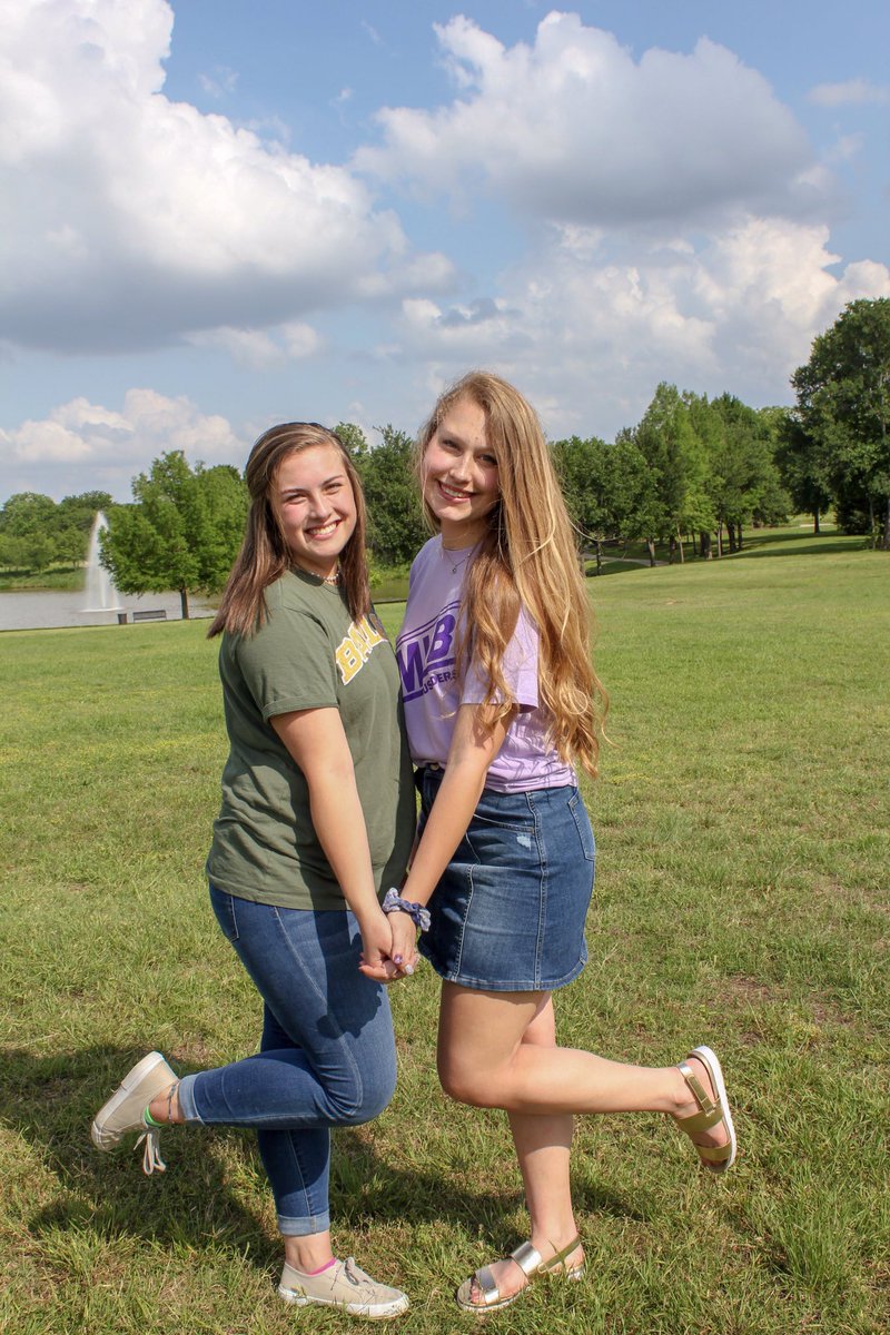 LindsieLiles's tweet photo. HAPPY BIRTHDAY TO THE COOLEST MOST BEAUTIFUL PERSON I KNOW!! Thanks for being my best friend Lainey!!💗💗 https://t.co/F6XhhJsJwr