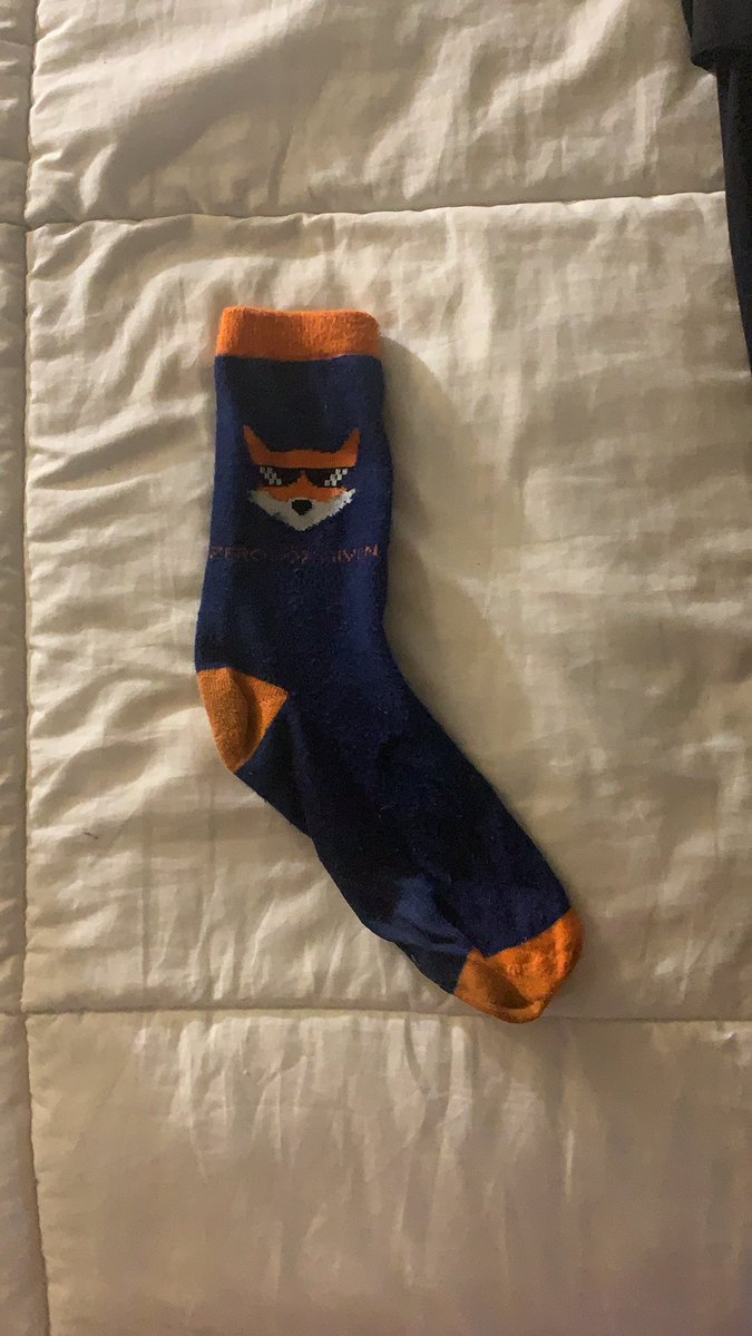 It is almost impossible to find both fox socks in the same search #slyeveninclothform #nofoxgiven