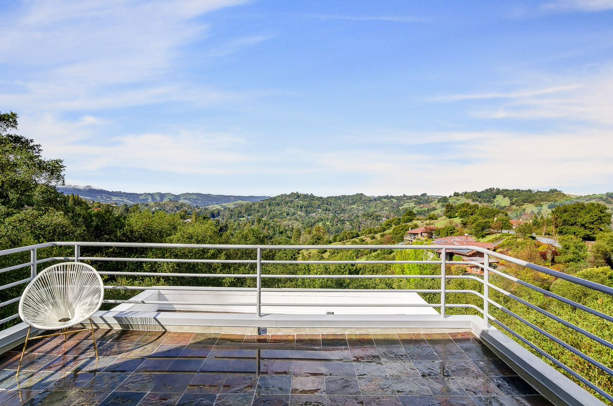 clarktrealtor's tweet photo. Views FOREVER!!!  Not to be missed!
11 Gardiner Ct in Orinda
 4 bedrooms, 3.5 baths 4984 sq ft
Incredible design integrity! https://t.co/cTDMM0SxGa