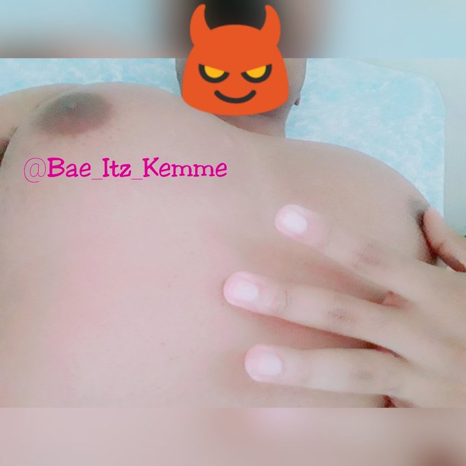 Suck my man titties ?? #Jamaica #jamaican #gaysex #BottomSquad #slut #RT #titties #BBC https://t.co/