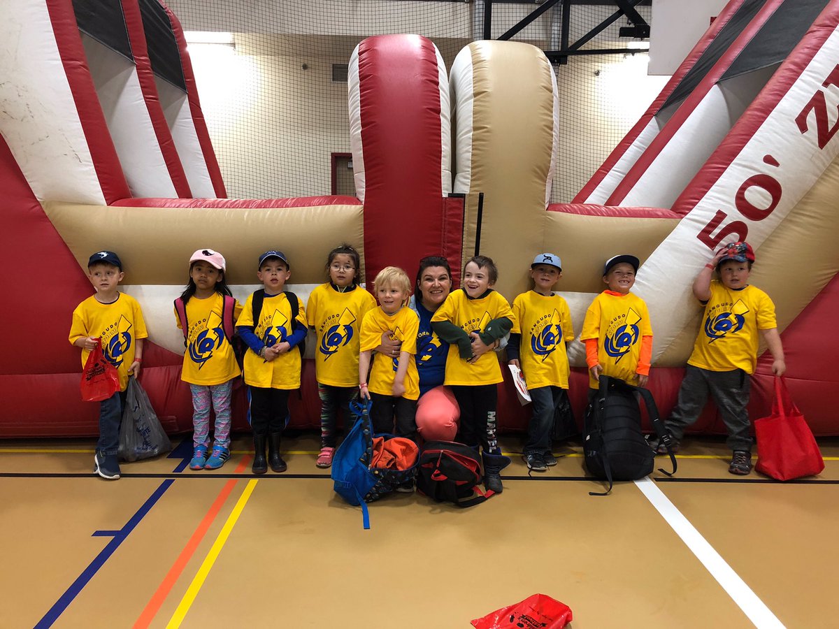 ngpsscs's tweet photo. SCS field trip to the Whitecourt Children’s Festival today. The kids had a blast! Thanks to all the organizers for making this happen.  #fieldtrip #whitecourtchildrensfestival2019  @ngpschools https://t.co/LgXLtpmeBL