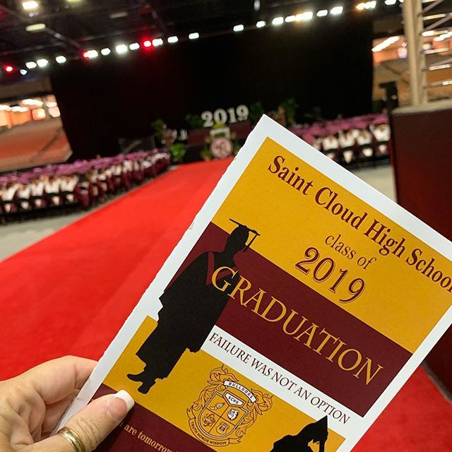positiveosceola's tweet photo. Failure was Not an option at Saint Cloud High School💥Who you are tomorrow begins with who you are today!💚
.
.
#positivelyosceola💚 #classof2019 #bulldogs #stcloudhighschool #osceola #makeapositivedifference💚 #futureleaders #impact💚 #inspire https://t.co/OMkGfOVyLj https://t.co/jI9AUX0XCl