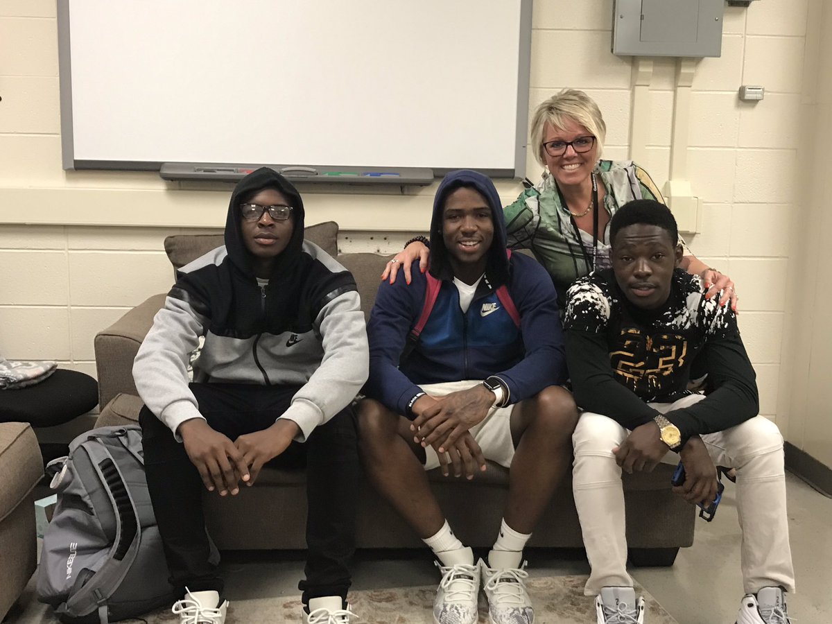 AmyGugliotta's tweet photo. @GHS_North spending time after school! That’s what’s up❤️ https://t.co/0kHeBlJWTG