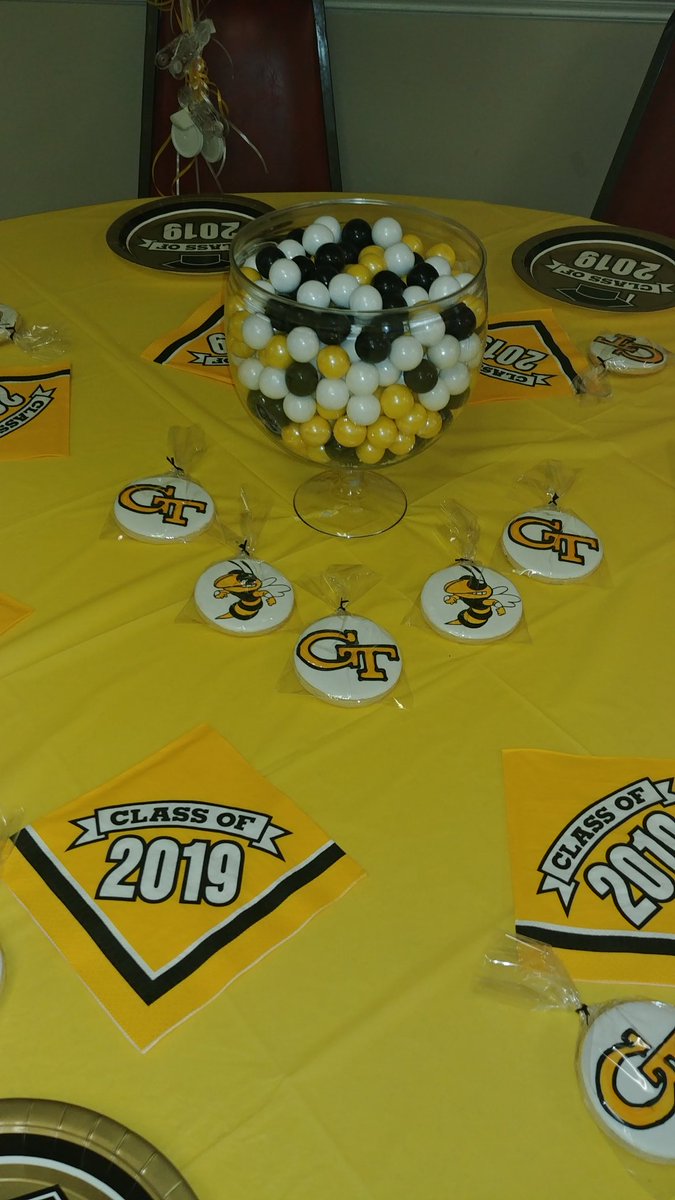 hicks_africa's tweet image. #GradBash2k19