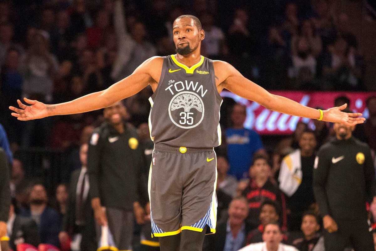 Golden State Warriors star Kevin Durant is selling his oceanfront Malibu, Calif. home for $13.495 million. cb1.so/069hs6