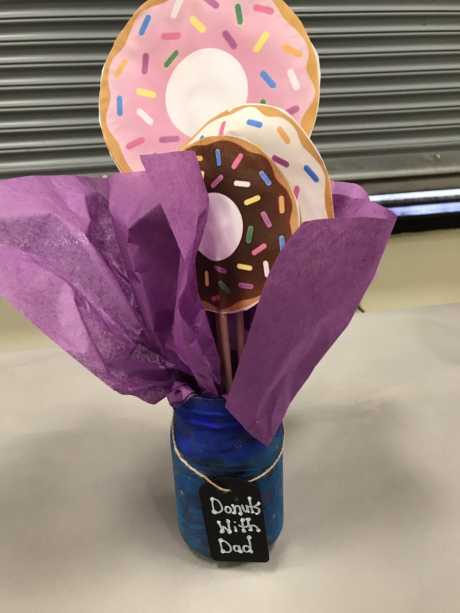 HeilangePorcena's tweet photo. Donuts With Dad at NSE was a huge success! Thank you Dads for making a difference! #DonutsWithDad #ParentalInvolvement #NSEPride @NorthSideNSE #FocusFightForward https://t.co/pZ7uNMSDOm