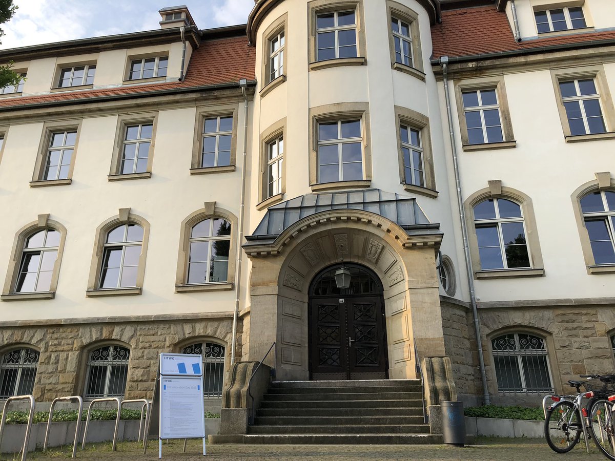 conny_paul's tweet photo. Bei bestem Wetter und als #earlybird zur ersten Workshop-Runde beim #HRInnoDay19  von @PeterMWald 
Mit @nadja_boehlmann @SMuellerGora @SaraEisermann https://t.co/w6Wz70k5HX