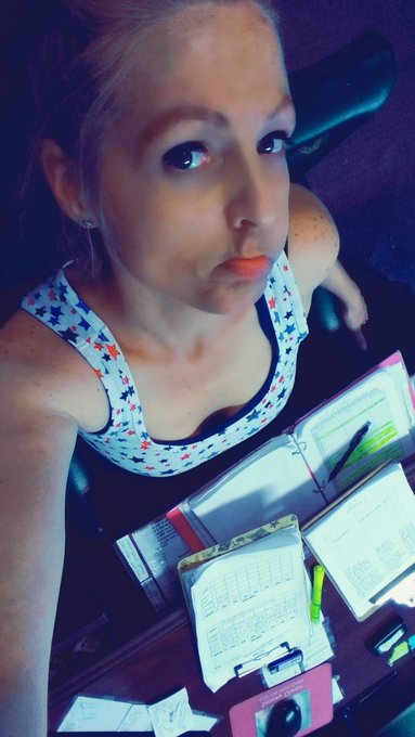 #cablife  layin' that foundation. #itaintover #giggle 💋💋💋👑🦄#induetime https://t.co/Pt98dZ0mv3<a href="/tag/cablife"class="tags">#cablife</a><a href="/tag/itaintover"class="tags">#itaintover</a><a href="/tag/giggle"class="tags"><span>#giggle</span></a><a href="/tag/induetime"class="tags"><span>#induetime</span></a>