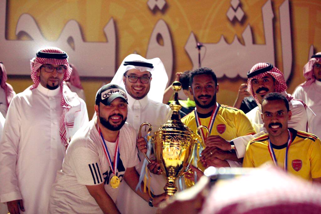 SHARSENAL2's tweet photo. ليلة حسم اللقب ..😍
وليلةٌ توّج #شباب_ارسنال فيها بالذهب 🏆..
شباب ارسنال بطل #بطولة_الدلم_الرمضانية_الأولى 
❤💛 شكراً يا أبطال❤💛 https://t.co/klJvhWlDFa