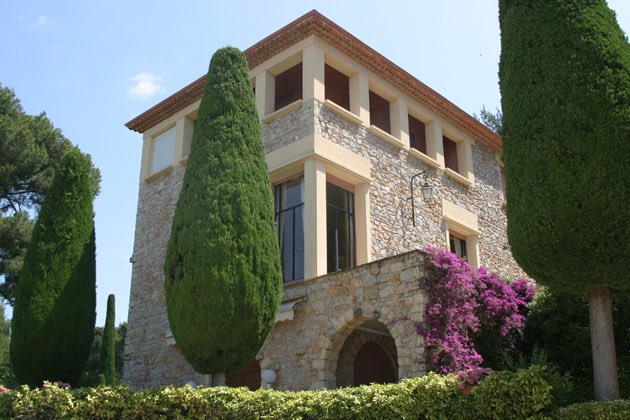 #storytellinginstitute #graduationday exciting! <a href="/vivendi/">Vivendi</a> <a href="/canalplus/">CANAL+</a> <a href="/Festival_Cannes/">Festival de Cannes</a> <a href="/villecannes/">Cannes</a> <a href="/FondationUCA/">Fondation Université Côte d'Azur (UCA)</a> @uca_education <a href="/UCLA_TFT/">TFT at UCLA</a> #movie #cinema #script #screenplay #screenwriting #education