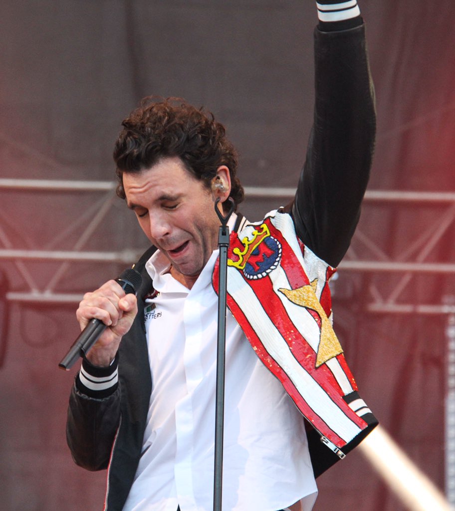 tiibet_mfc's tweet photo. The excitement of seeing this again 🎤🎸 #mika #wisfest #VirginRadioLive https://t.co/AbLpBOxBc9